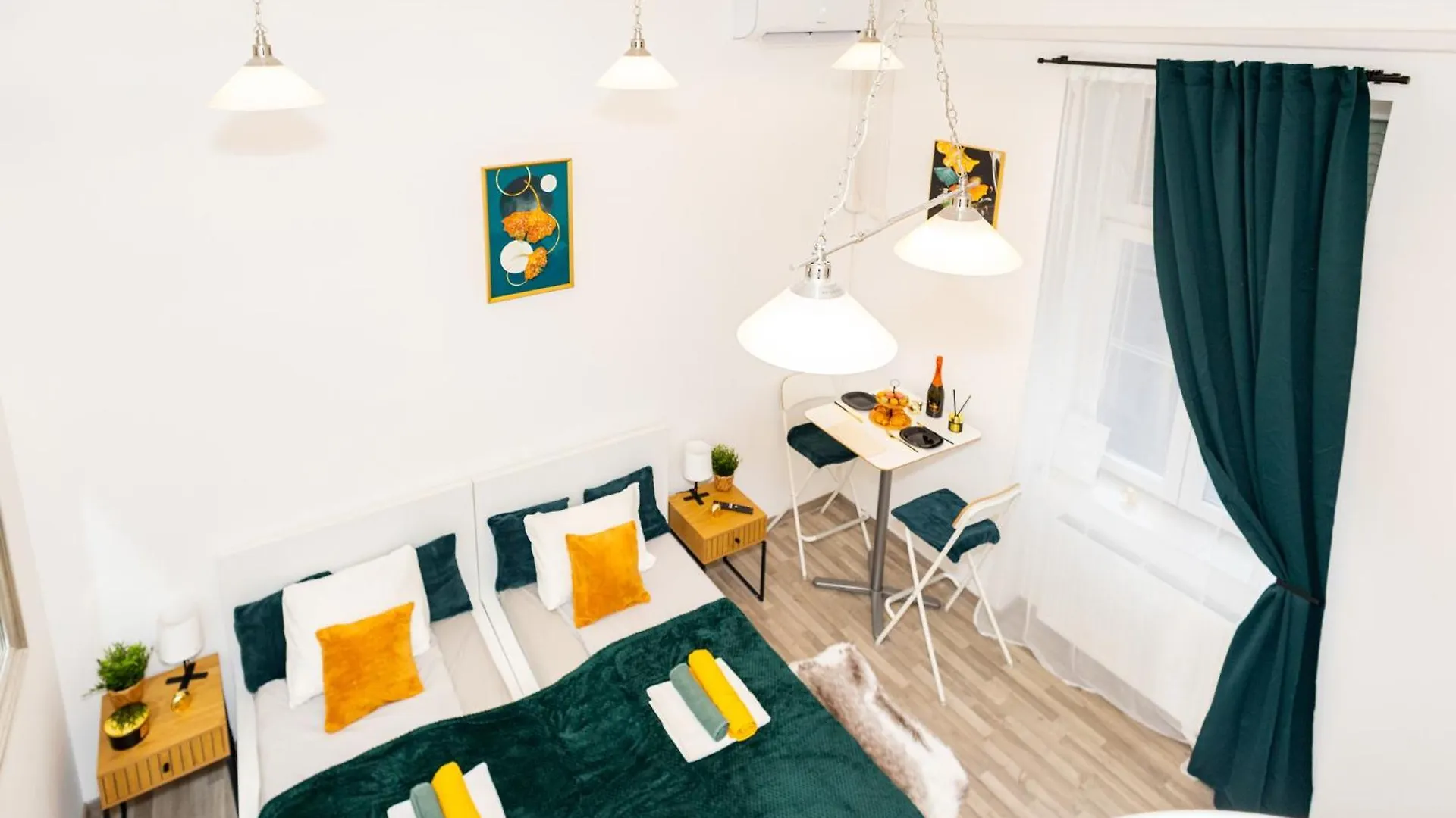 Golden Sun Apartment At Buda Castle 布达佩斯 0*,  匈牙利