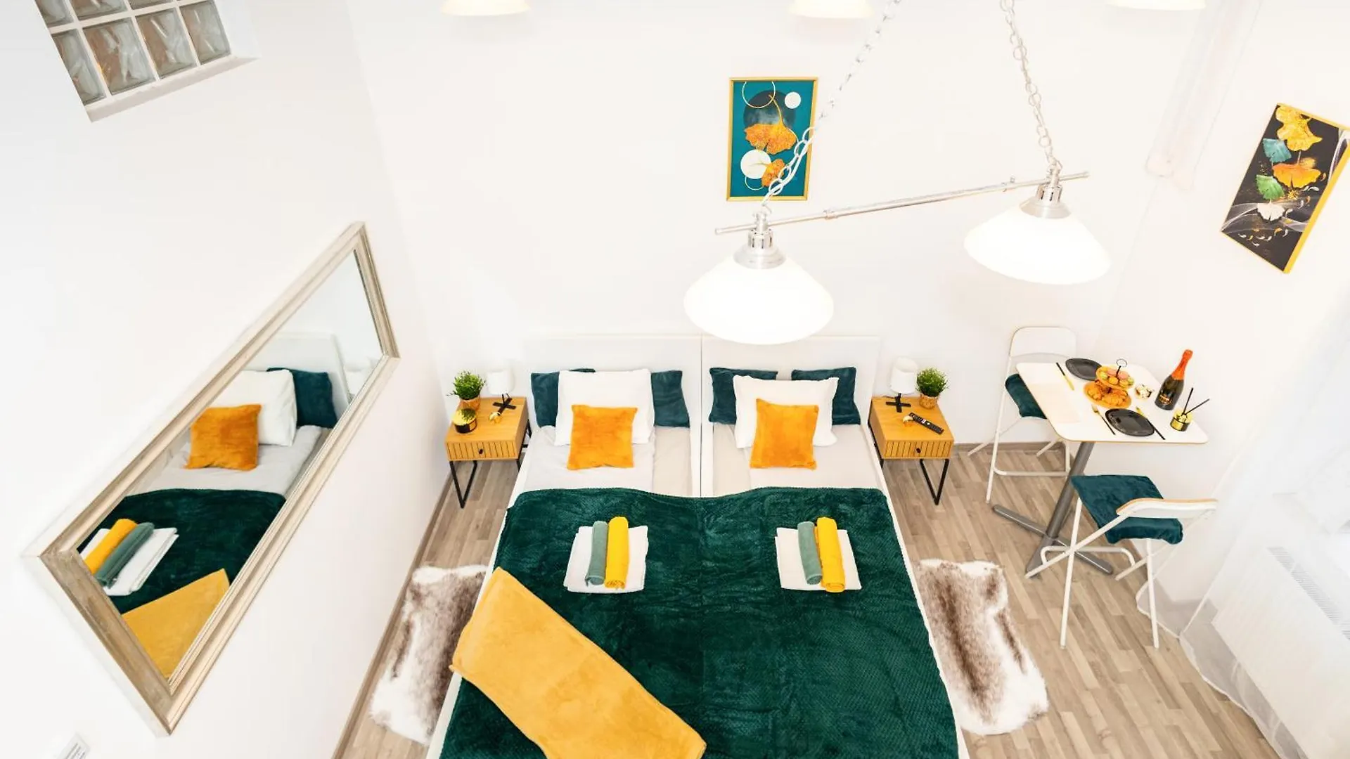 Golden Sun Apartment At Buda Castle 布达佩斯