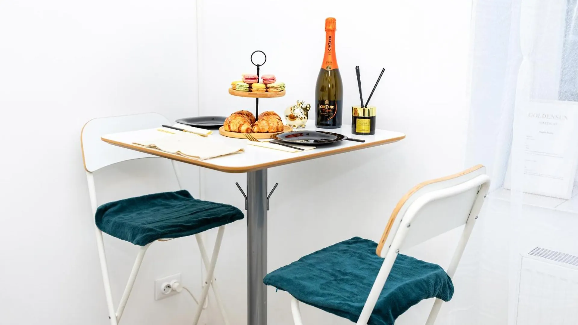 Golden Sun Apartment At Buda Castle 布达佩斯