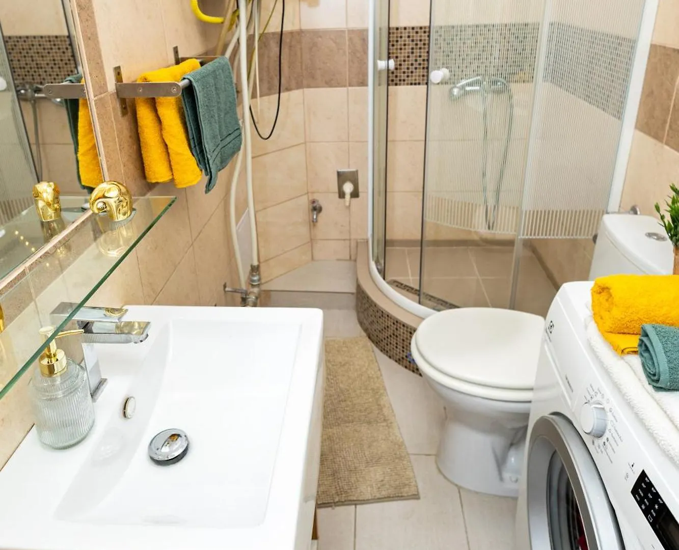 Golden Sun Apartment At Buda Castle 布达佩斯